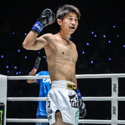 プロキックボクサー🥊26戦17勝(13KO)8敗1分/究道会館/ホーストカップ日本ライト級チャンピオン