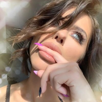MommyReals's profile picture. JUST NEED A COMPANION 🧡