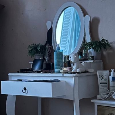 Compte littéraire de Gloria B-Casareggio @GloriaCasa77 Œuvre : Entre Nuit et Lumière / écriture ✍️ -Littérature - Livres en cours + arts, culture, passions