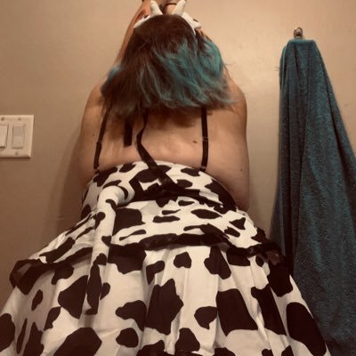 Content Creator 🌶️🌶️🌶️
My 🍒 are pierced 🥵
Thick thighs save lives 😘🤪
My DMs are always open to those who wanna spend 💵