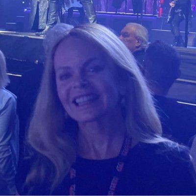 FloridaLaur's profile picture. Third-Culture Girl | Tech Chief of Staff | Artist | Investor | Truth-Teller