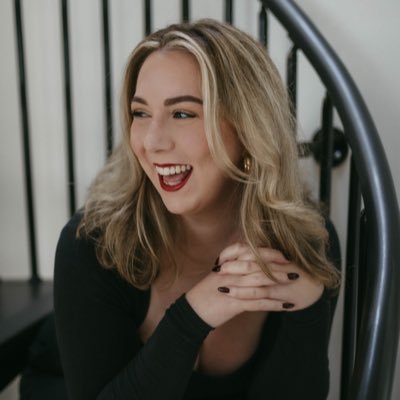 associate editor by day, writer by night | reality tv addict, gin martini lover, reader of all things | header by chrisfrootart | views are my own