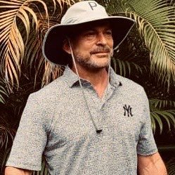 OCanada10's profile picture. Stock Exchange, investments, gym addict, hockey fan, foodie, ukulélé.