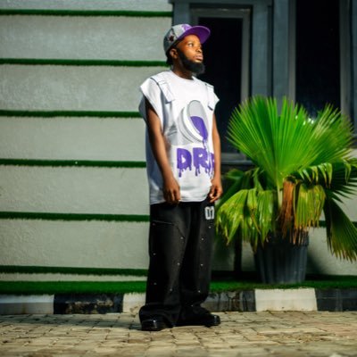 Song writer ✍️ Hip hop artist 🎤 IG: @lilchezz_yucee (no toxic bant, i fw the BIG 3) Diehard fan of Davido & Odumodublvck