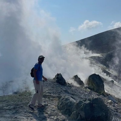 🌋 Biology of extreme environments @UninaIT #LMBExE
🌊 Sea addicted | Snorkeling guide @ProgettoTerra