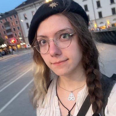 Sainte Meuhmeuh Lorraine, je suis plus active en privé ici @ThuleanBasileia