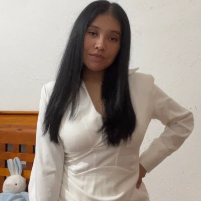 Areli_Y01's profile picture. 