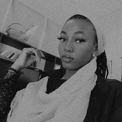 If you could read my mind, you'd slowly back away n run. Kinda sorta writer.
Big fan of music, baking, reading & sleeping 🤗. Chelsea. Nerdy stuff 🤓