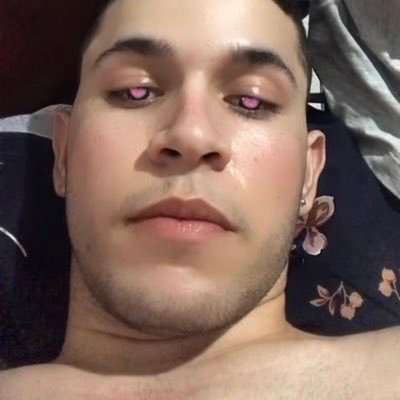my heart is an empty bar playing music from the 80/90s. @anthonyvasc 🔞