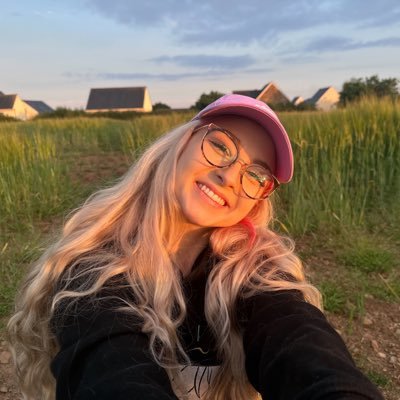 I play games and stuff 🌟Twitch and YouTube Partner 🌟 @ADVANCEDgg 🌟viiki@notmanagement.no