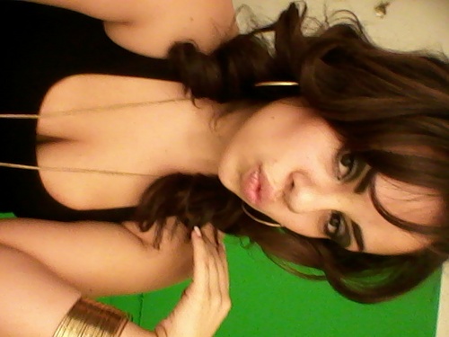 cali made me, but THE VEG raised me! 21 yrs yung-pisces;)HAIR STYLIST$$$