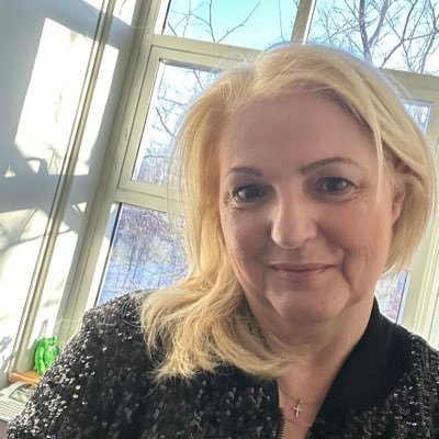 ambcats's profile picture. Mom of two, future Nonna & dog mom🙏