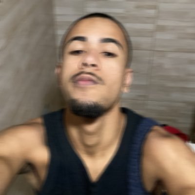 m4cena12's profile picture. a vida é uma foda que poucos gozam