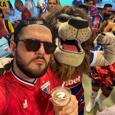 Paulonogf_'s profile picture. QUER COMPRAR O MELHOR PNEU DA CIDADE?? Não é nesse perfil. Nem pneu eu vendo. Advogado ⚖️ Torcedor do @FortalezaEC.