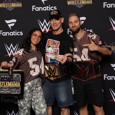 i went to Wrestlemania 40 and 41 @WWERomanReigns ☝️@Cristiano 🫶 @ASSEofficiel 🇳🇬 @Celtics 💚 @Eagles 🦅