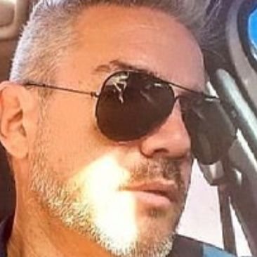 apartidario político
fundamentalista del mate.
Amor eterno hacia los animales