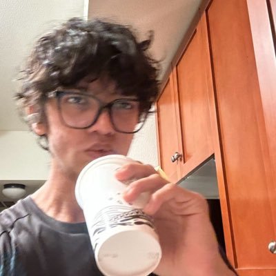vansh___shah's profile picture. unemployed w/ a domain name
