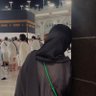 ayesha_hameed25's profile picture. قطره‌ای بودم، تنزل کردم و دریا شدم !