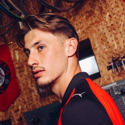 SStracklezinzin's profile picture. Menan