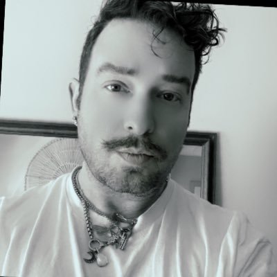Always hungry, often drunk & a little slutty. I like TV, guys with tattoos, spooky shit, mustaches, drag queens & scented candles.
100%Taurus 💎