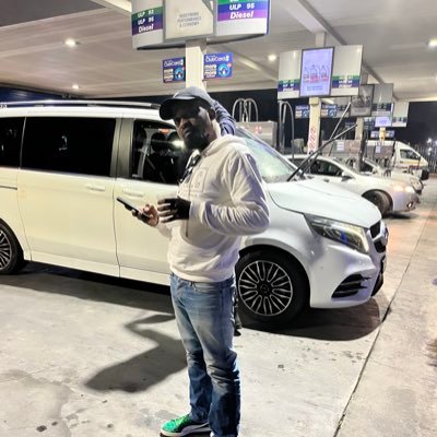 ALANIMABASA's profile picture. let it all work out itself | Arsenal Fan | Mercedes F1 fan | I love Mr Bean | Orlando Pirates fan |