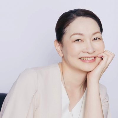 お付き合いから結婚まで、あなたの理想の幸せを全力でサポート|結婚カウンセラー歴8年|開業5年目|平均10.5ヶ月、成婚率70%の実績|日本最大級の結婚相談所連盟(IBJ)所属|IBJ AWARD 2025年上期他3期連続受賞|成婚ファッション、料理、コミュニケーションのスキルアップ、あなたの魅力を最大限に引き出します