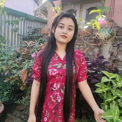 तिमी मेरो आखाको आँसु हुन्थ्यौ त
म रुनै छोडिदिन्थे तिमीलाई गुमाउछु कि भन्ने डरले ।।
