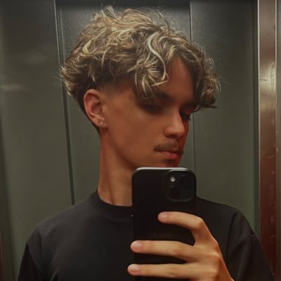 99theo_'s profile picture. free Palestine