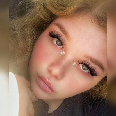 Paradise2998's profile picture. Not for the faint of heart 🥀