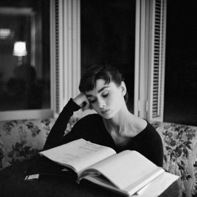 artistaaeb's profile picture. since 06 | futura estudante de direito-ufc