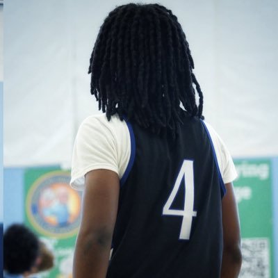 Its_us8's profile picture. Class of ‘28 🏀
