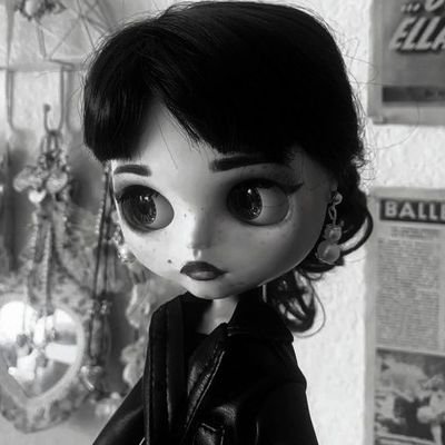 duckyemoo's profile picture. 🪶