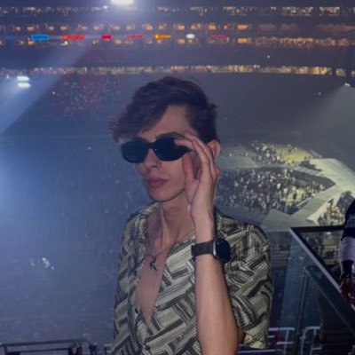 skinniijay's profile picture. typically 🌬️ and blasting music let’s connect n vibe