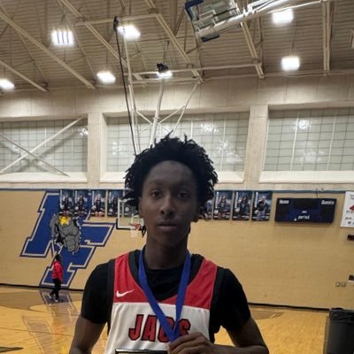 6’1 SG/PG 🏀play at mesquite horn email: king.wilson121407@gmail.com
