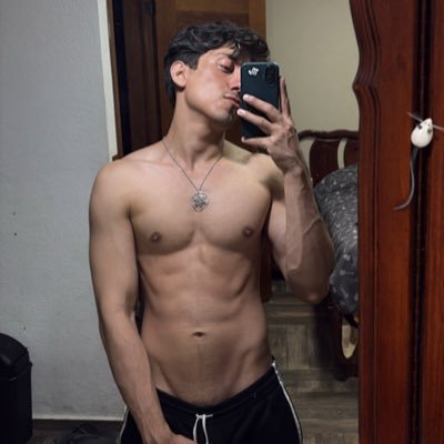 FrancoE112's profile picture. Astrólogo, politólogo, administrador, el chico de la plantas y tu gymbro ♒♈♏♑️Te Veo 👁️