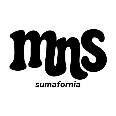 神戸 Sumafornia 発🏝️ “Chill on the beach” をモットーに、 週末を思いきり楽しむためのウェアを制作中。 CaliforniaやHawaiiの空気を纏って。
