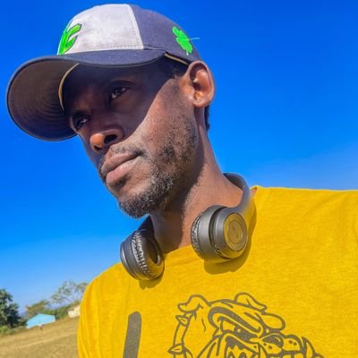 •Catch No Feelings
•I Speak My Mind
•ADULT HUMOUR 🔞
•Man united Fan♨
•Beatmaker♬
•God's Own💚
•Straggula out now link👇
https://t.co/mlZdgeG8Vn