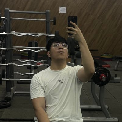 aaroncon_'s profile picture. “just because you love me doesn’t mean I feel loved by you!”