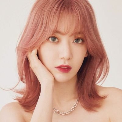 . .⃗ . 𝐑𝐏 ⋆ 1998 / 𝗟𝗘 𝗦𝗦𝗘𝗥𝗔𝗙𝗜𝗠'𝘀 visual who has a cat personality, 𝙈𝙞𝙮𝙖𝙬𝙖𝙠𝙞 𝙎𝙖𝙠𝙪𝙧𝙖.
