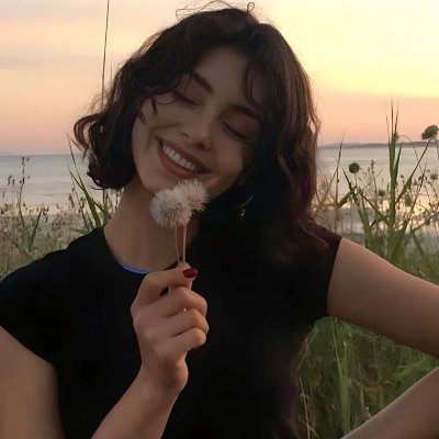 stvrxlights's profile picture. cause i'm icy