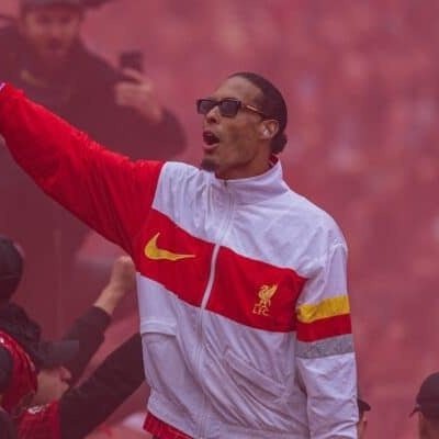 Lee_Goff's profile picture. Views expressed here are my own, and in no way connected to Sky Sports. Sporadic tweeter.
Tries to talk sense. Fails miserably. 
now a father of 2..