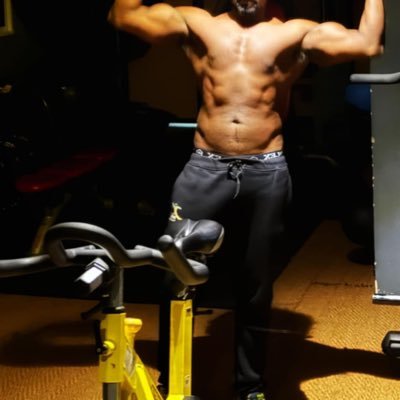 GayanthaSonal's profile picture. bi 🇱🇰♥️