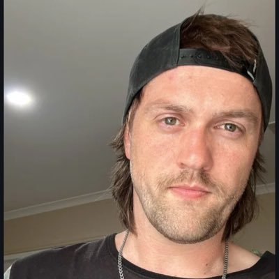 _h4sh's profile picture. Melbourne | aesthetically fuckboy - internally a prince