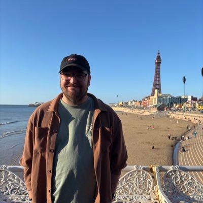 a_jd__'s profile picture. 26 | @Arsenal | @BrackleyTownFC