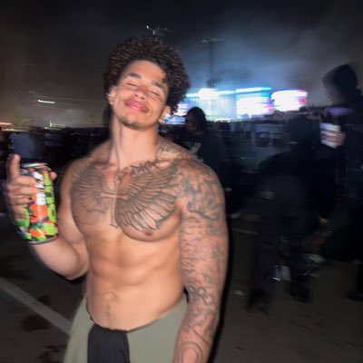 Your friendly neighborhood lightskin 🤓 link in bio🫣, straight! 🌶️link in bio, It’s free right now!