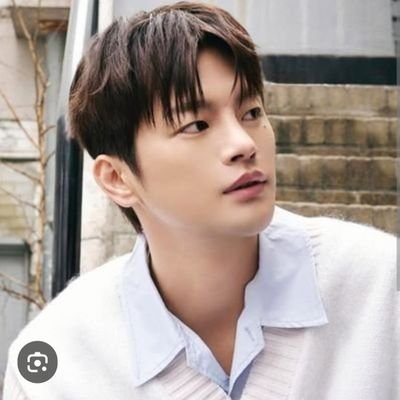歌手、俳優、ユーチューバー、どのソ•イングクさんも素敵💕 そして彼の人間性に惚れています💖 一緒に応援していけたら嬉しいです。よろしくお願いします。
