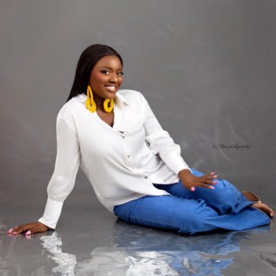Chartered Accountant, lover of books, music, Gemini baby, Ebony queen I.G@mz_nnex