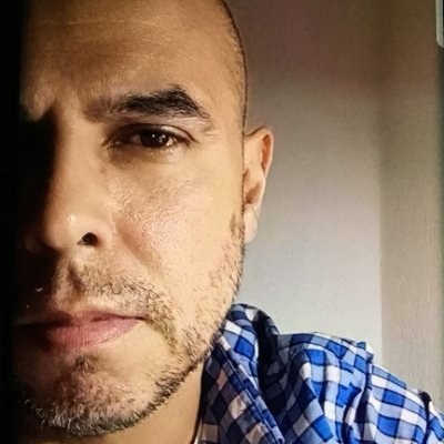 Soy profe en la FES Aragón, escribo en @Forbes_Mexico, hablo en #EstaVivo y me gusta el black metal y la cerveza artesanal.