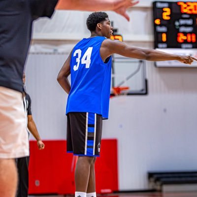 Terrence “Tjay” Cochran c/o 2027 /athlete/6’2 185 pg/Bryant High school/ 5016722445 terrencemarquez1@icloud.com