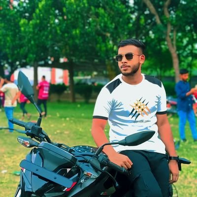 ZisanBabu___'s profile picture. Be,honest😇